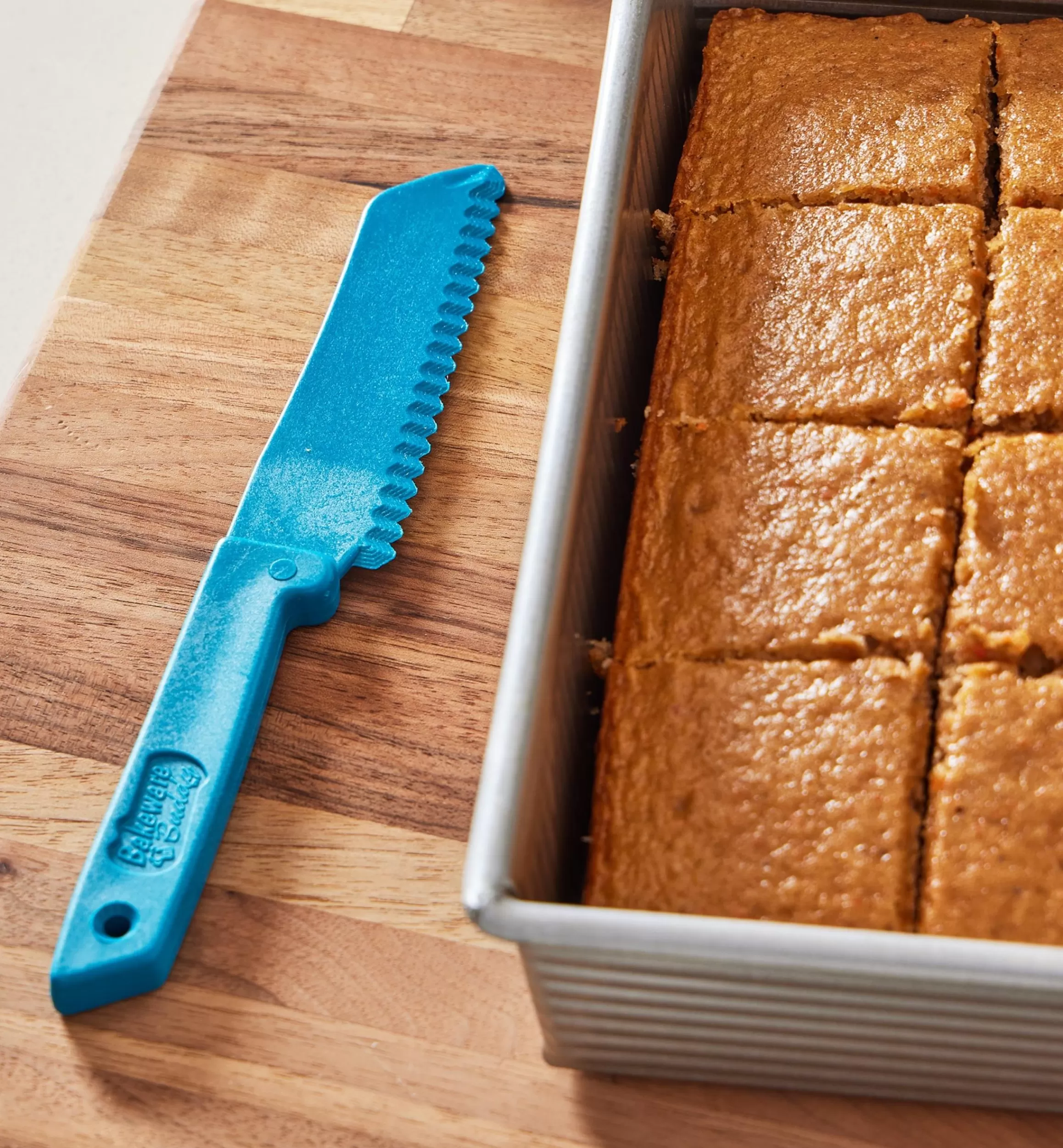 Lee Valley Bakeware Buddy Knife