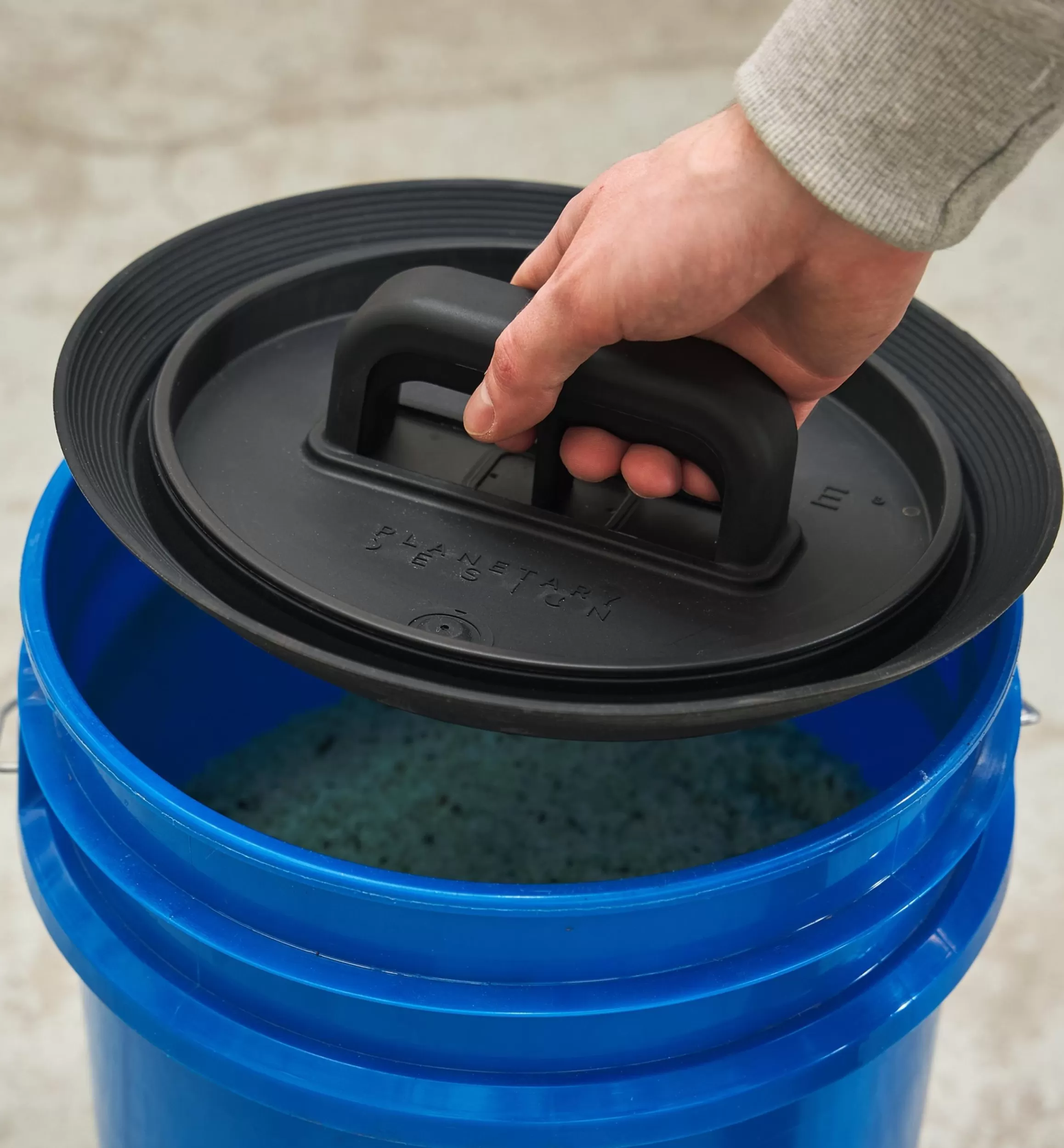 Lee Valley Bucket Lid Insert