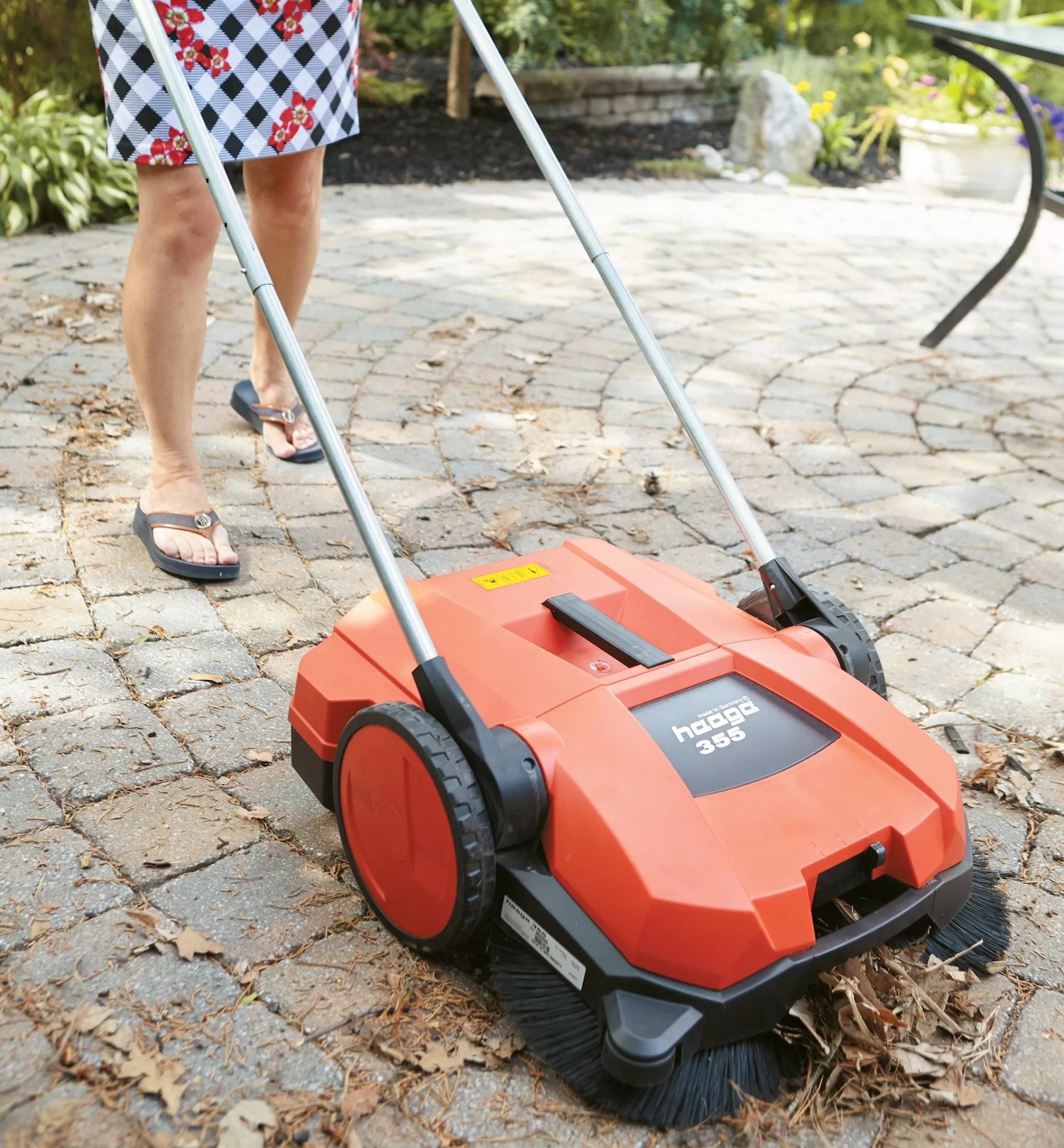 Lee Valley Dual Brush Sweeper