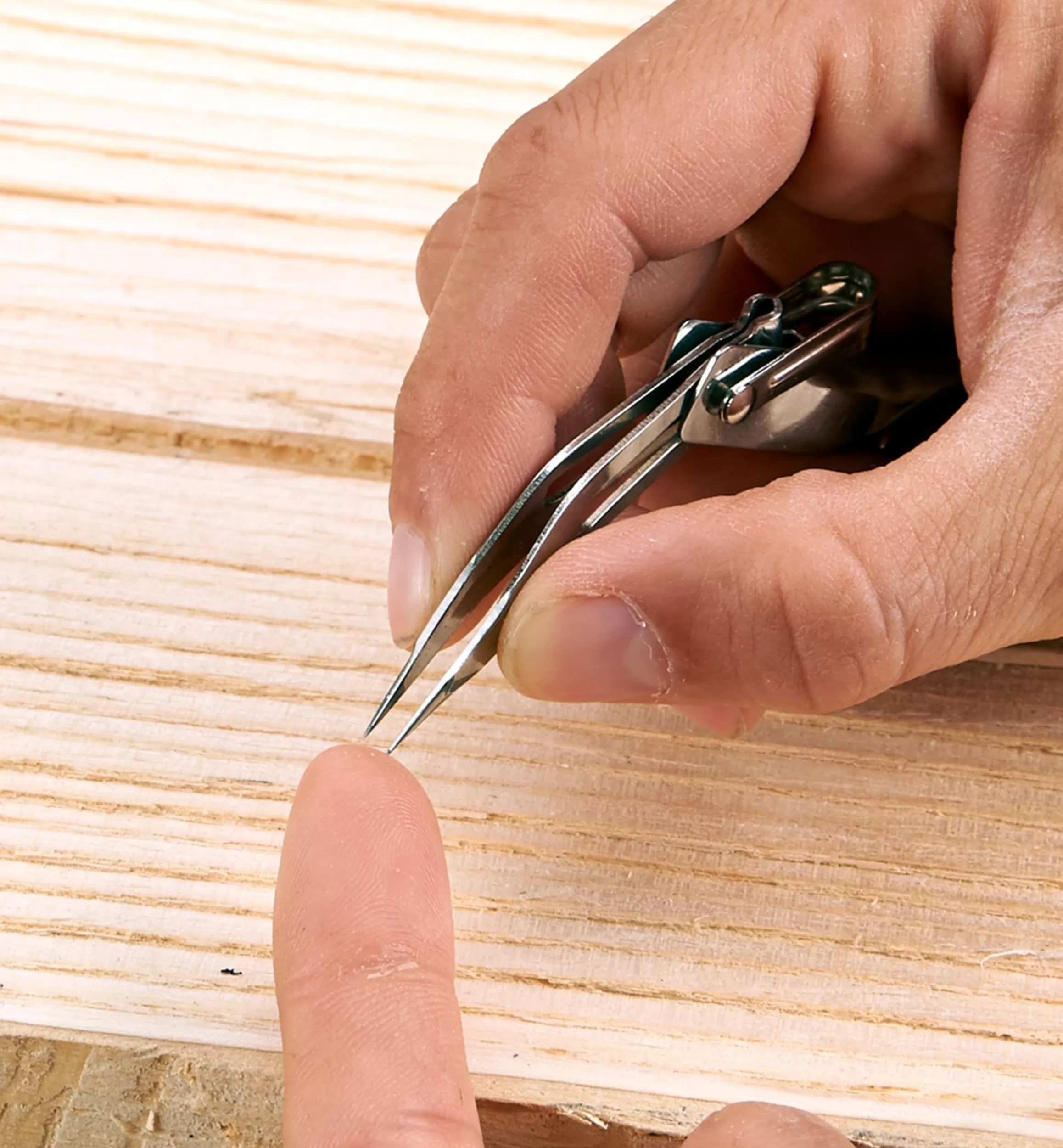 Lee Valley Fold-Out Tweezers