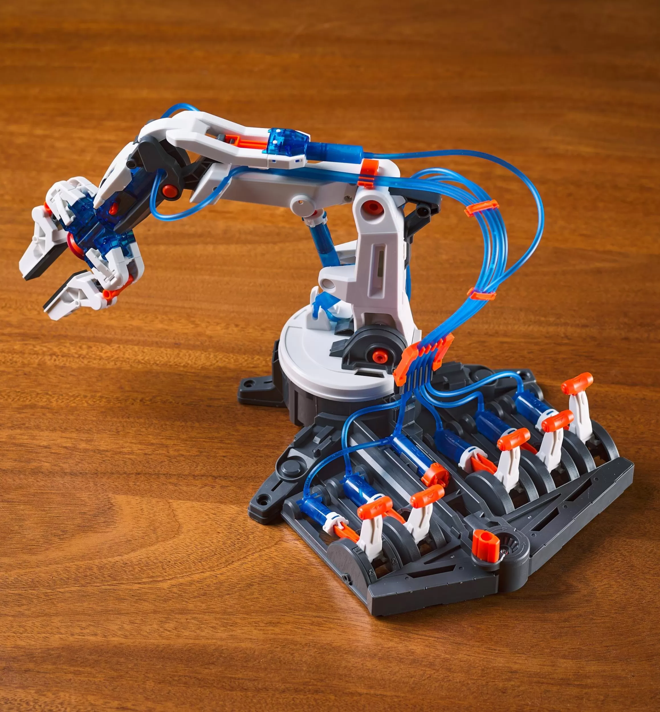 Lee Valley Hydraulic Robot Arm