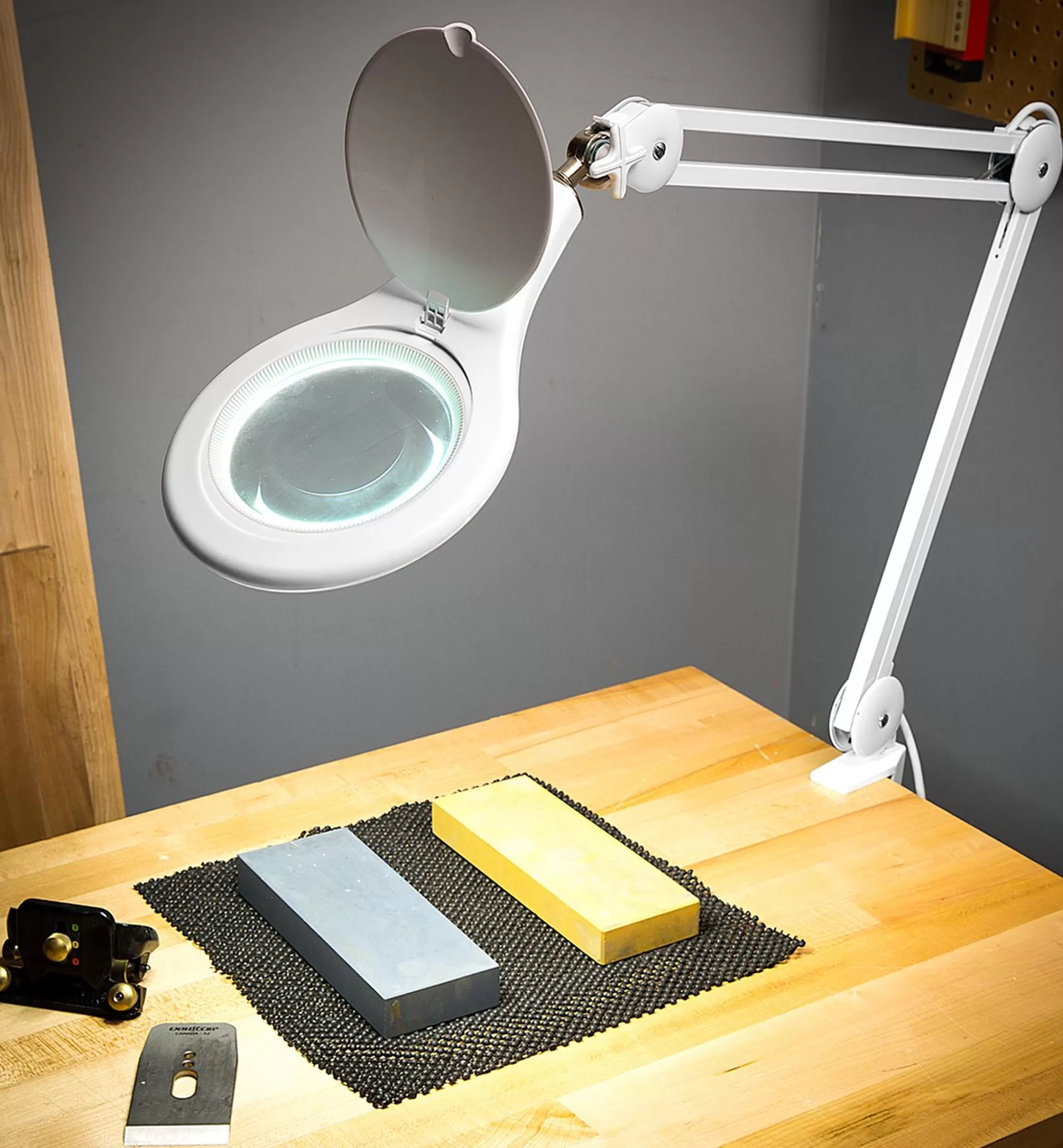 Lee Valley LED Magnifying Bench Lamp