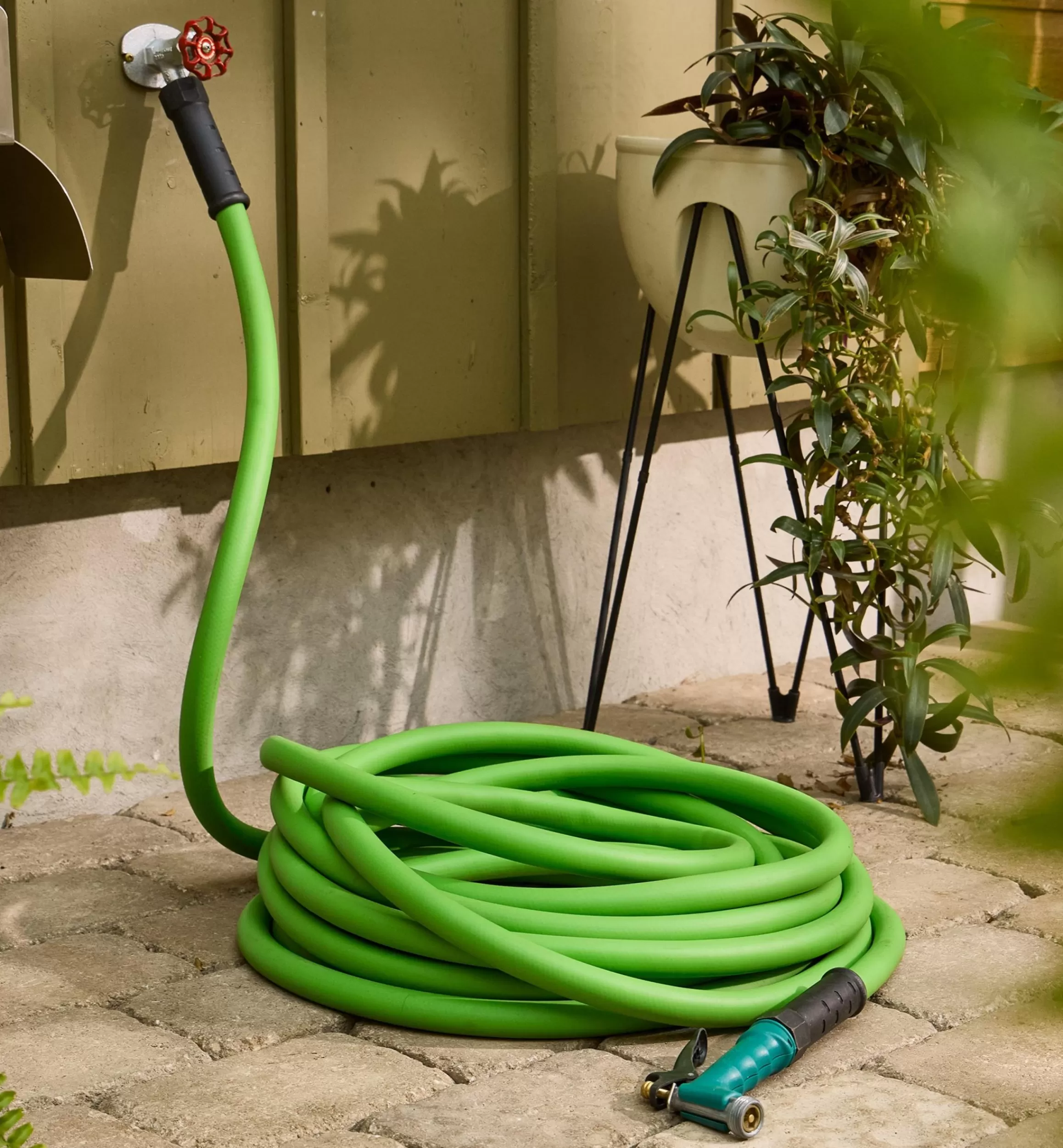 Lee Valley 3/4" Garden Hose With Swivel Collars