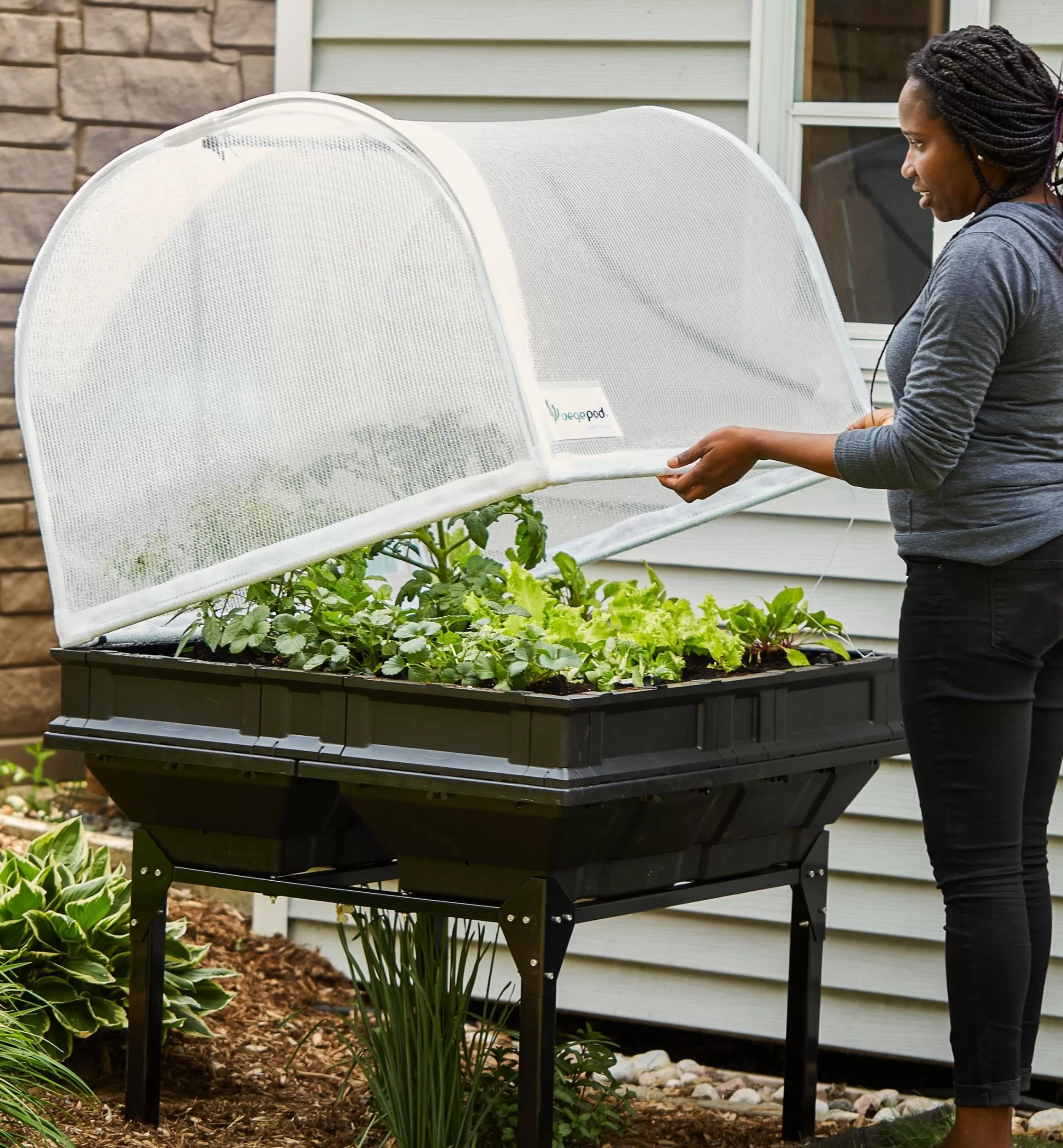 Lee Valley Medium Vegepod Container Garden