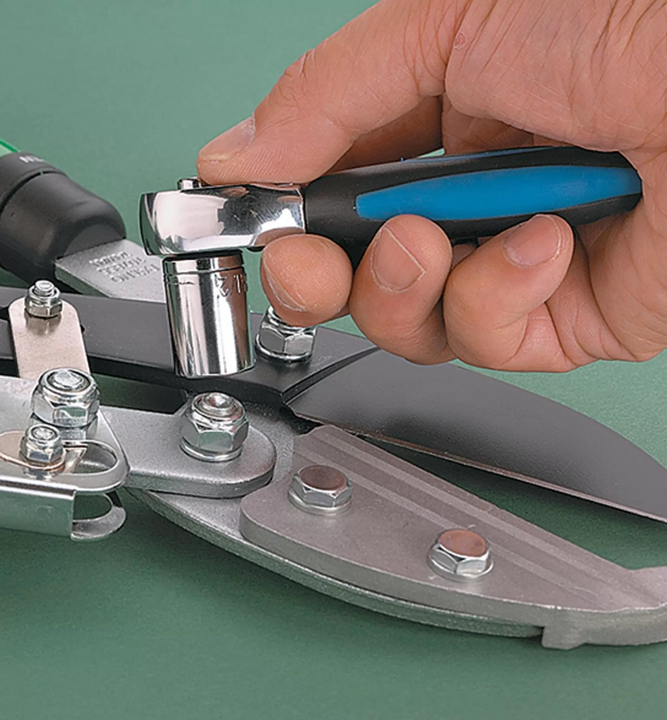 Lee Valley Metric Compact 28-piece Metric Ratchet Set