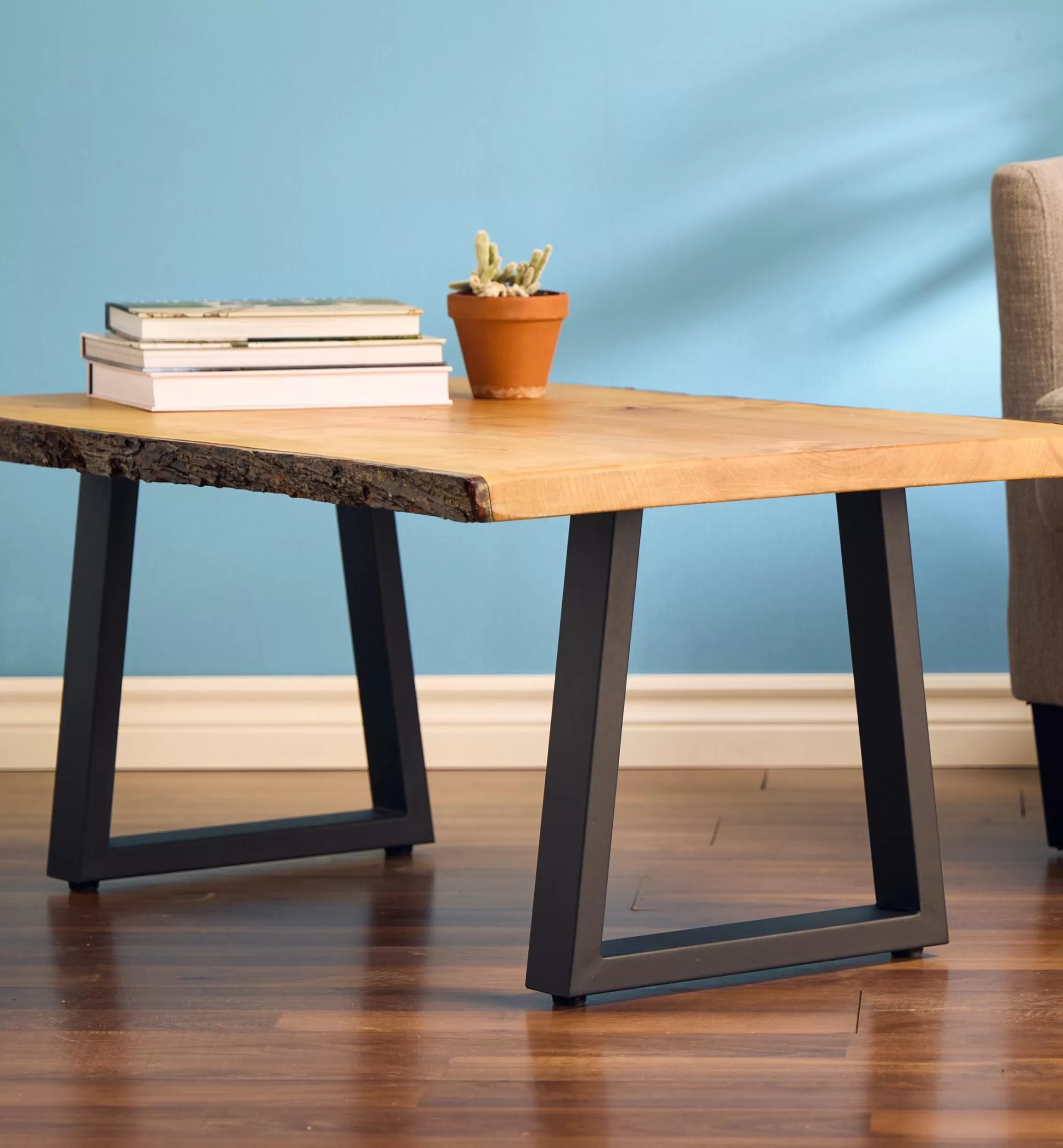 Lee Valley 400mm Steel Trapezoid Table Leg