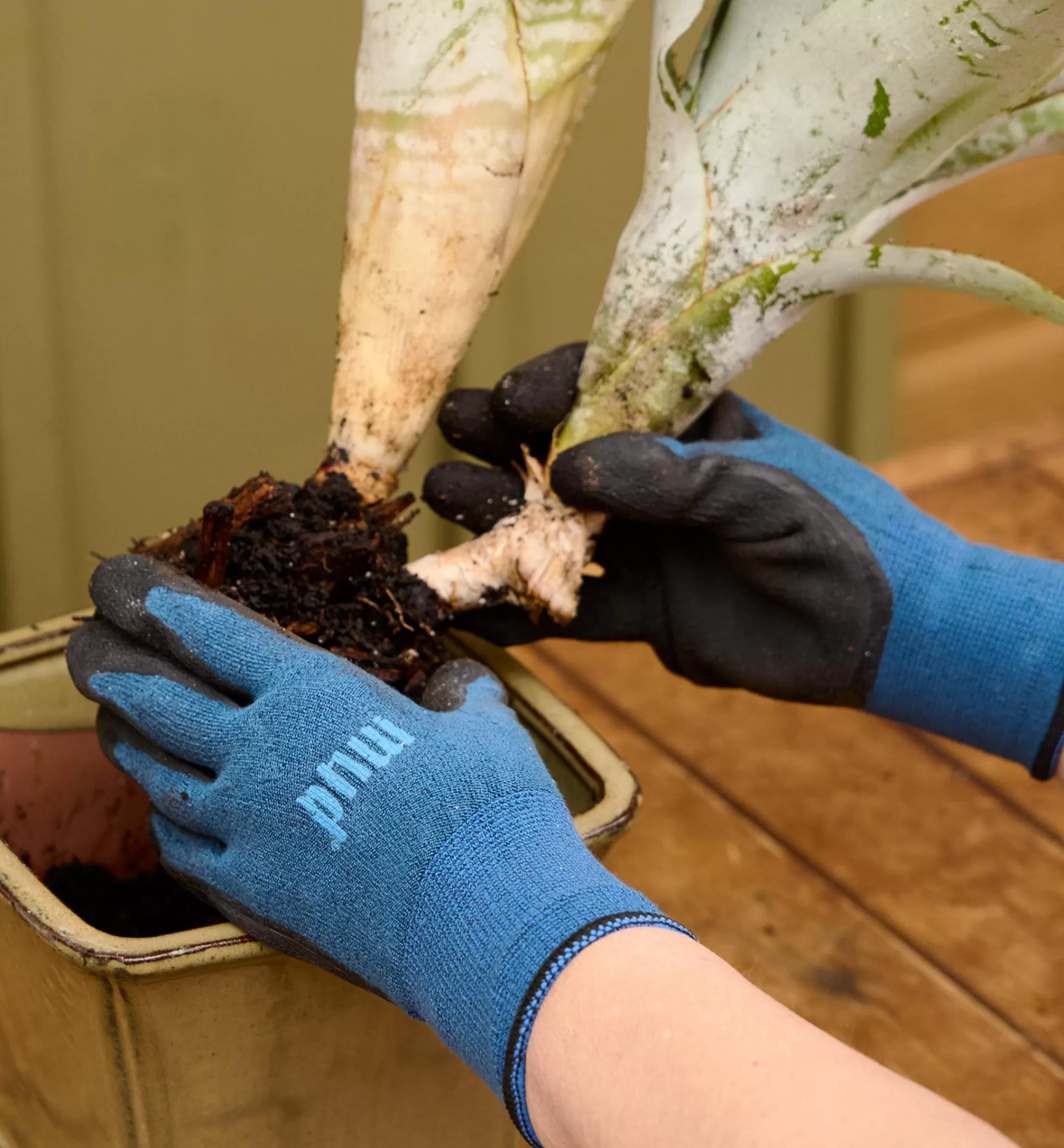 Lee Valley Mud Gloves