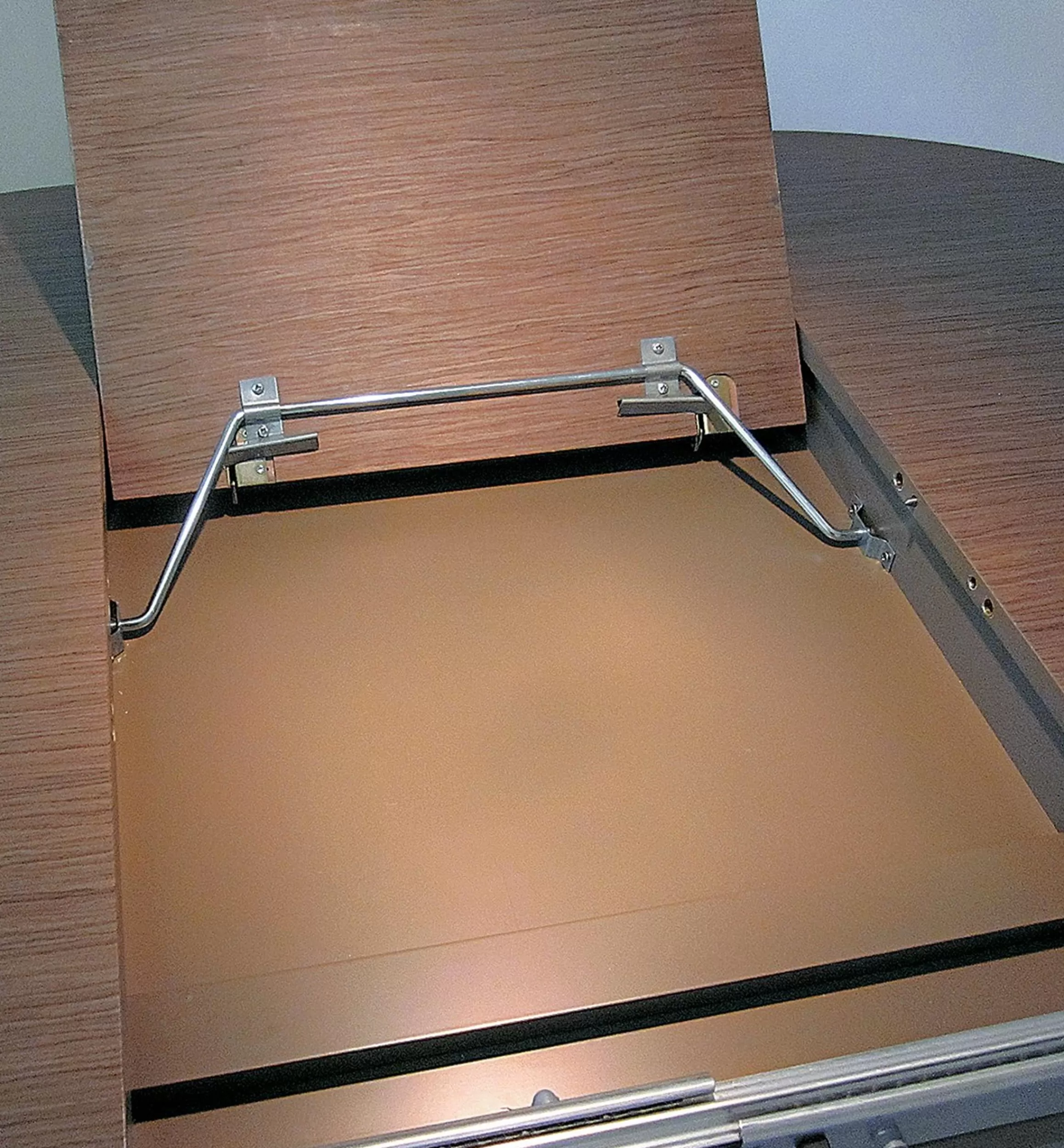 Lee Valley Offset-Bar Leaf-Mount Mechanism