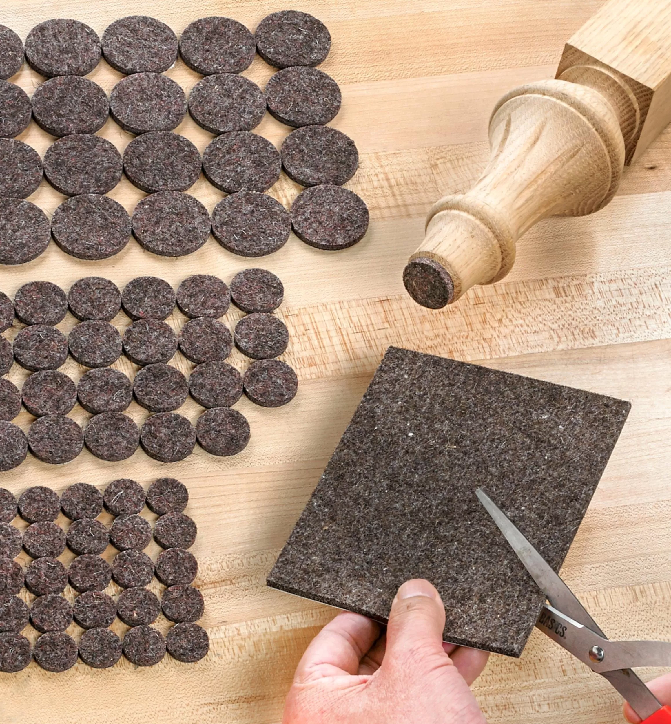 Lee Valley 123-Piece Set Of Wool-Blend Furniture Pads