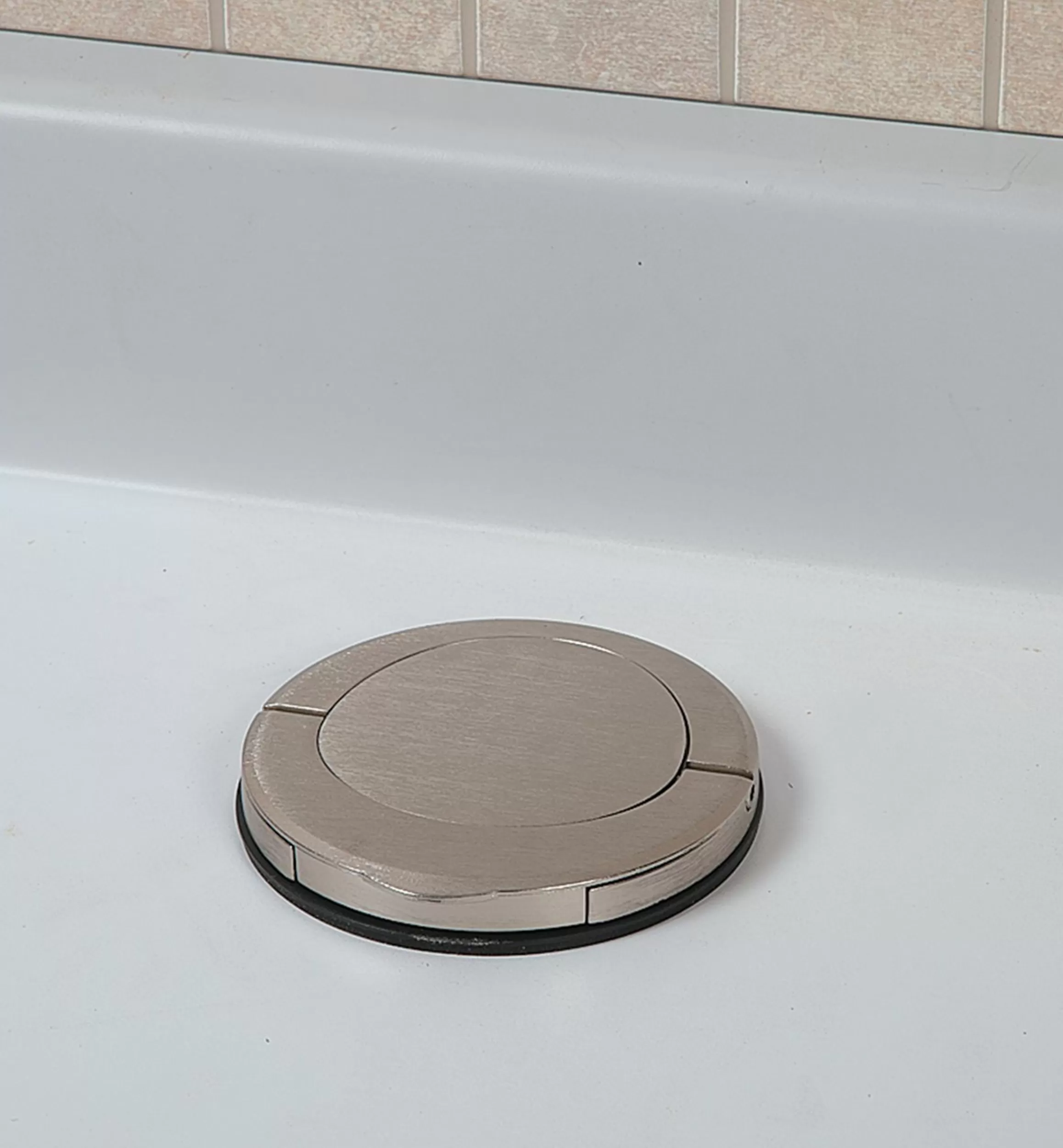 Lee Valley Pull-Out Power Bar