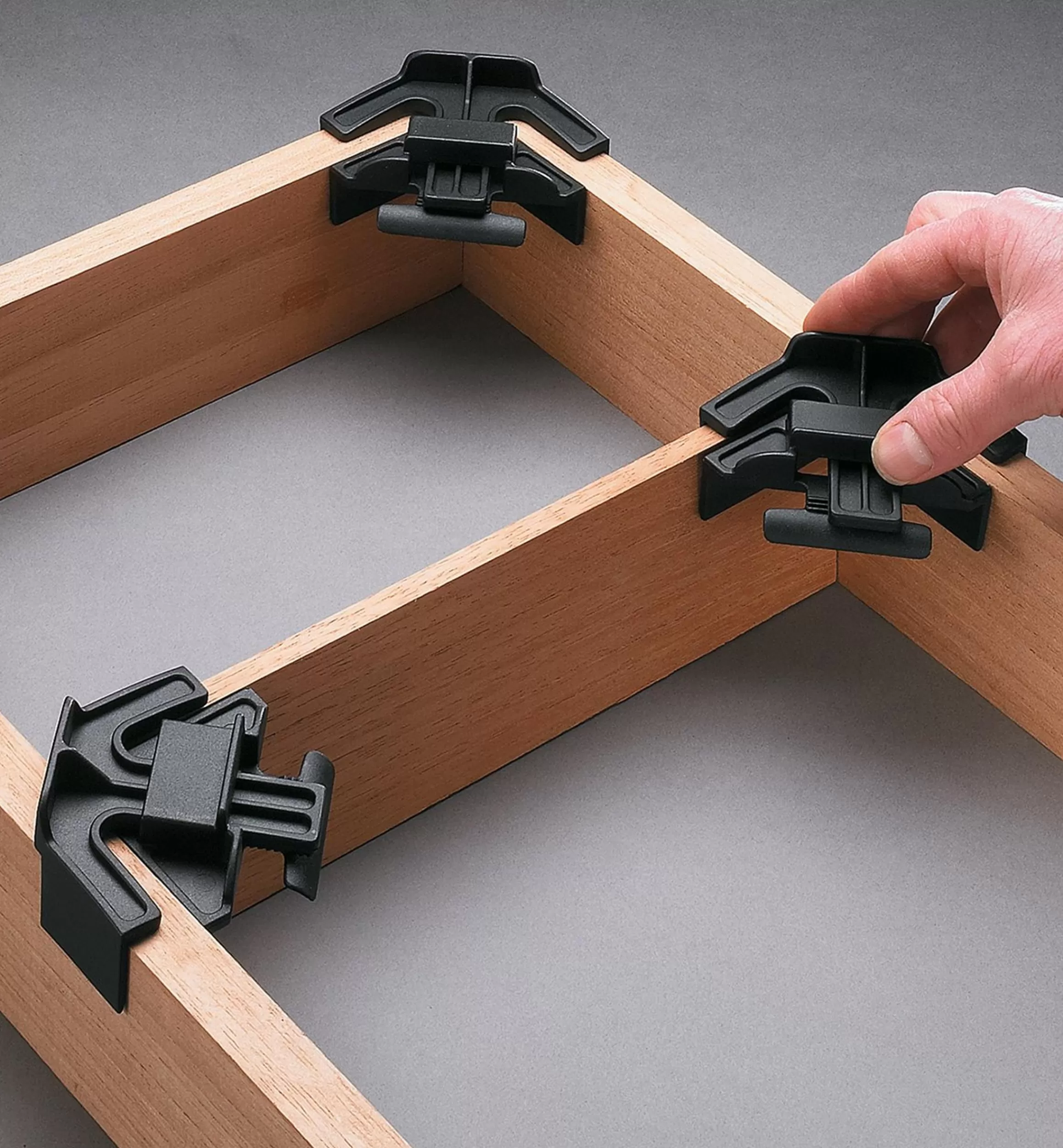 Lee Valley Right-Angle Assembly Clamps