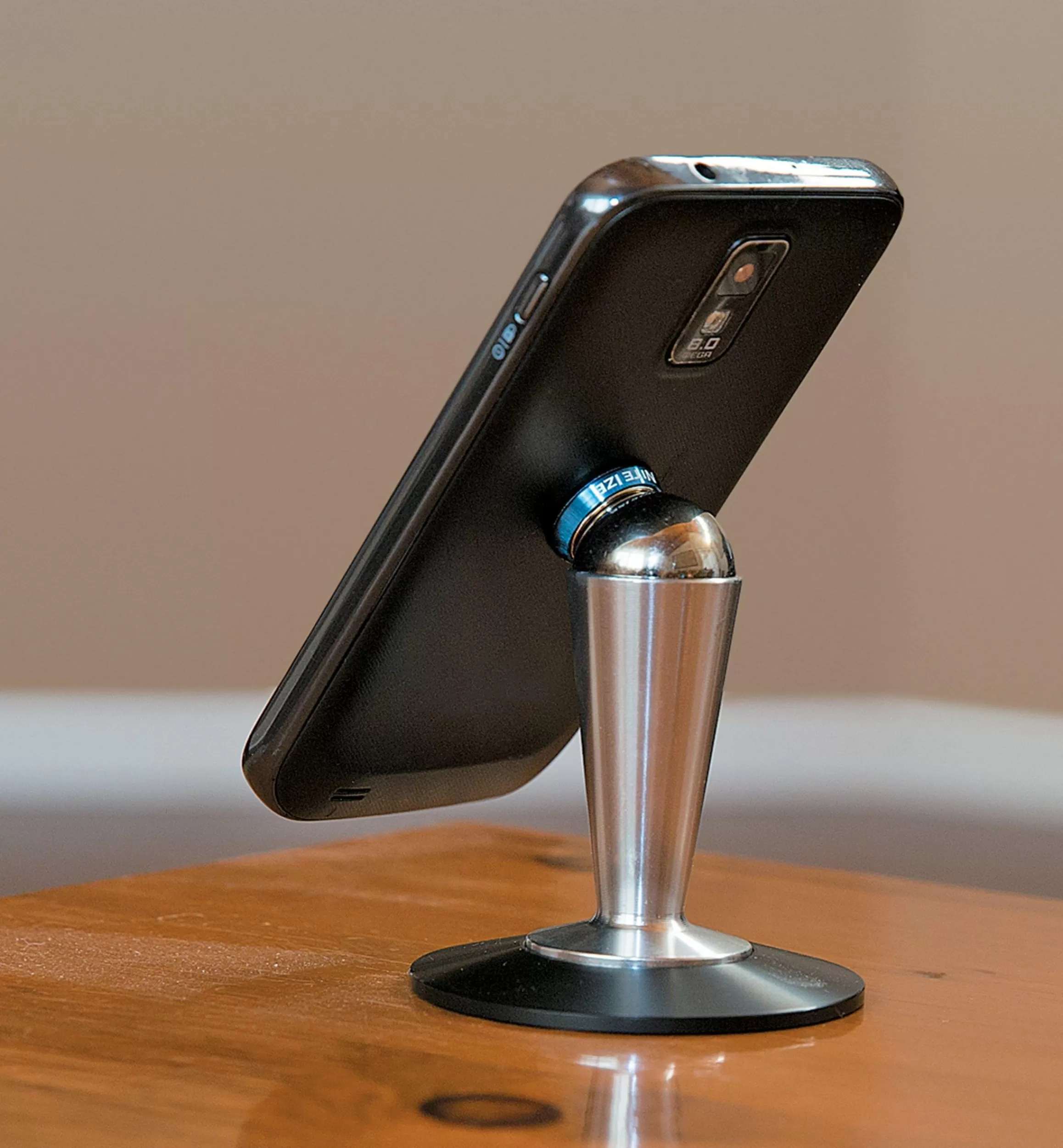 Lee Valley Steelie Smartphone Pedestal & Magnetic Disc