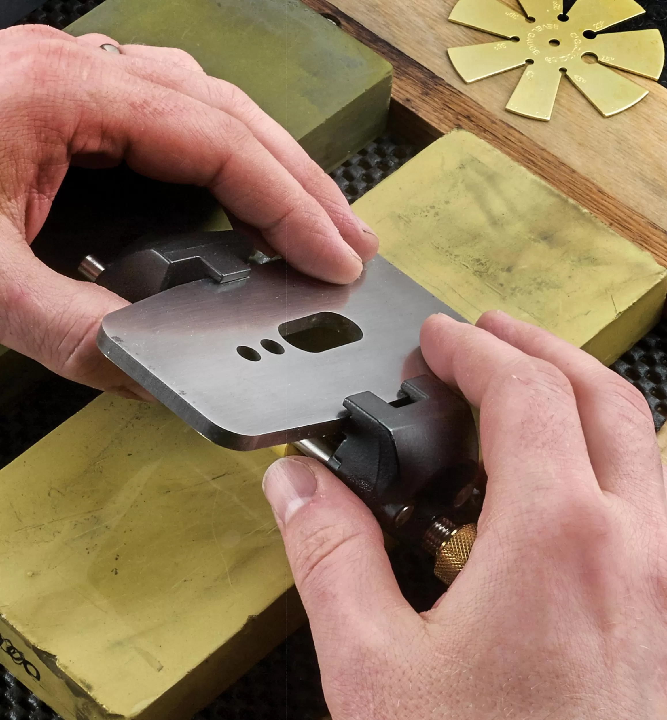 Lee Valley Veritas Side-Clamping Honing Guide