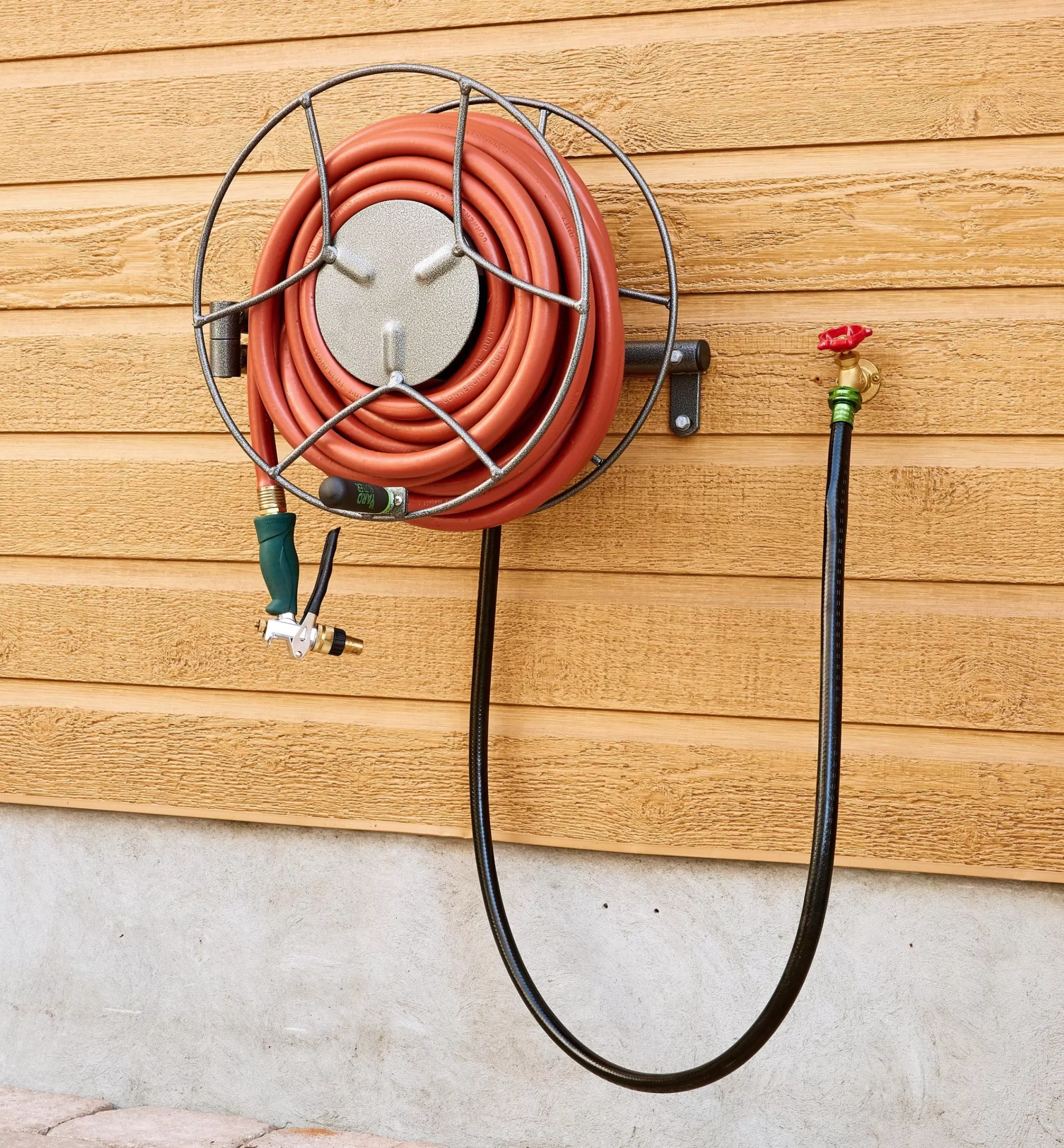 Lee Valley Wall-Mount Swivel Hose Reel
